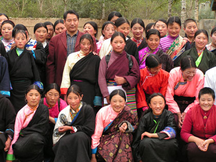 Tash with girls of the 2004 course